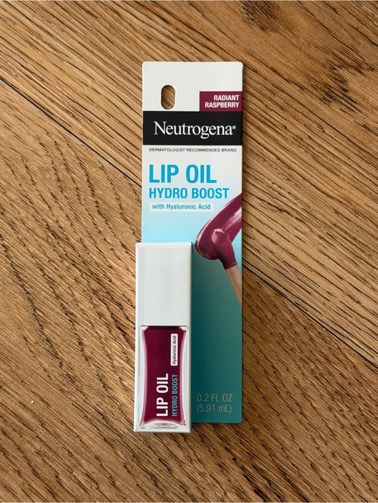 Neutrogena Other - Neutrogena Lip Oil Hydro Boost in Radiant Raspberry - Raspberry Pink